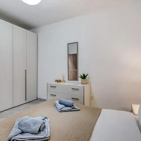 Апартаменты New 3br By Sf Homes *